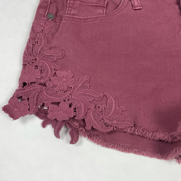 Mossimo High Rise Rose Crocheted Denim Shorts 4/27 - Picture 4 of 10